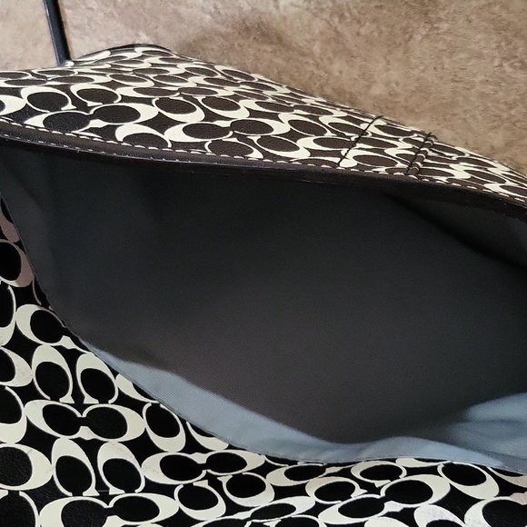 Coach purse - Picture 5 of 10